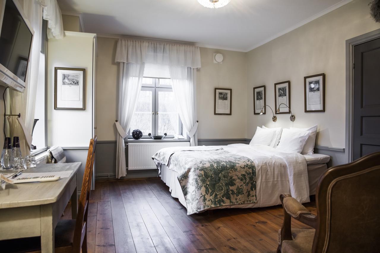 Готель Noors Slott Knivsta  Екстер'єр фото